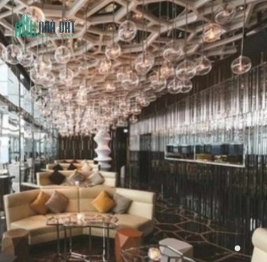 CHCC cho giới Quý tộc, Hàng Bài, Hoàn Kiếm 150m, 4PN, MT 10m, giá 93 tỷ. LH: 0366051369
