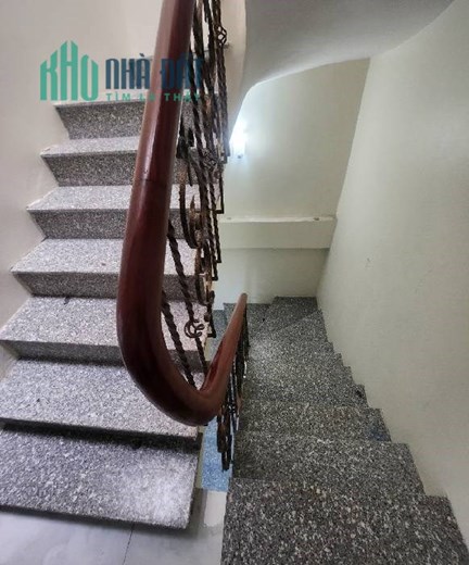 BÁN NHÀ CỔ NHUẾ, CỰC HIẾM, OTO Moning đỗ Cổng, 47m2, Chỉ 3.9 tỷ