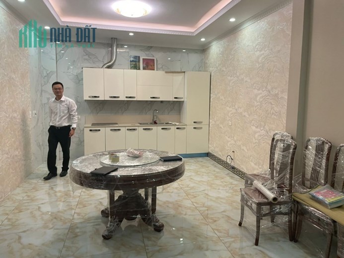 CHÍNH CHỦ CHO THUÊ NHÀ TẠI ĐÀO TẤN - BA ĐÌNH - HÀ NỘI - 3 tầng- Diện tích: 85 m2 - Giá thuê: 40