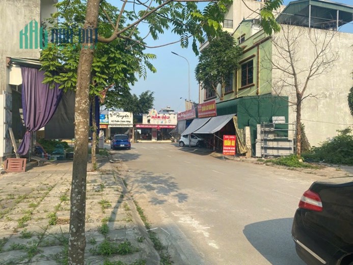 Bán 67m đất trục chính phố chợ, hướng nam cực mát giá chỉ hơn 2 tỷ