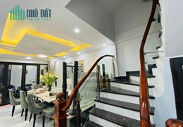 Bán nhà quan nhân 59 mét 6 tầng nhỉnh 6 tỷ
