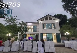 bán gấp resort gần 4000m mới xâyBT 2 tầng sẵn khuôn viên, bể bơi giá chỉ 9 tỷ