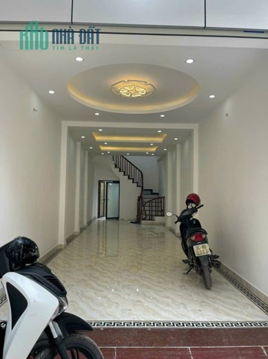 Bán nhà lô góc 5 tầng Vĩnh Quỳnh, Thanh Trì GARA Ô TÔ để vừa 2 xe cực đẹp.