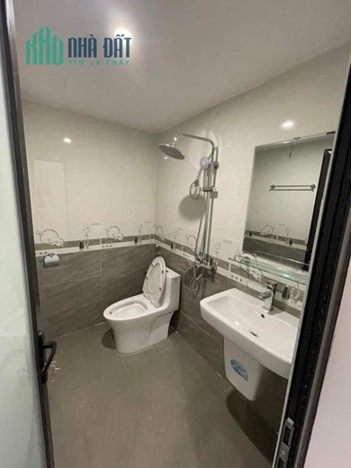 Bán nhà lô góc 5 tầng Vĩnh Quỳnh, Thanh Trì GARA Ô TÔ để vừa 2 xe cực đẹp.