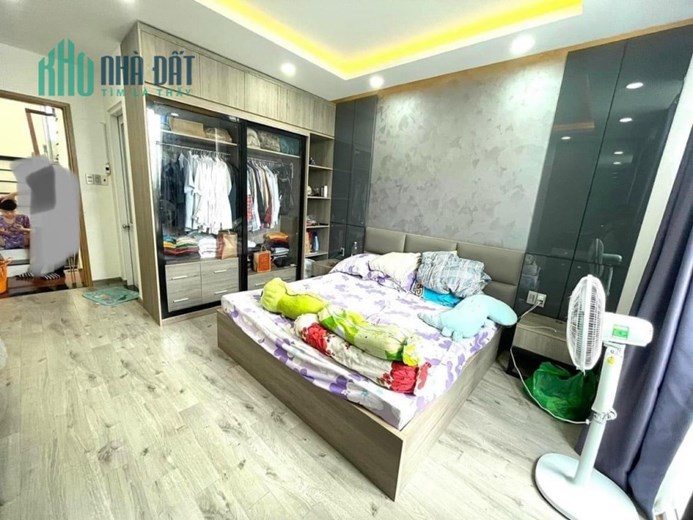 Chủ ngộp , bán gấp nhà 5 tầng , đường nhựa 7m - Đường Bùi Văn Ba - Quận 7 . giá nhỉnh 9 tỷ