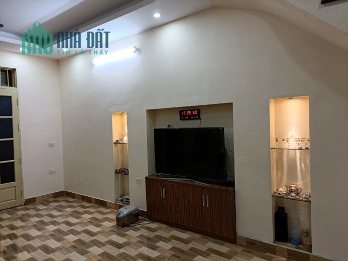 Bán nhà Hoàng Cầu 33m2 4 tầng, nở hậu ngõ thông rộng, 2 mặt ngõ, dân trí cao, lh 0966037496