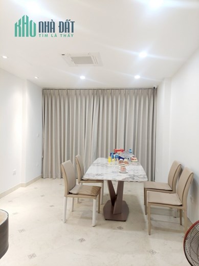 Bán nhà Nguyễn Phúc Lai nở hậu, 33m2 4 tầng, ngõ thông rộng, 2 mặt ngõ, gần hồ Hoàng Cầu, lh