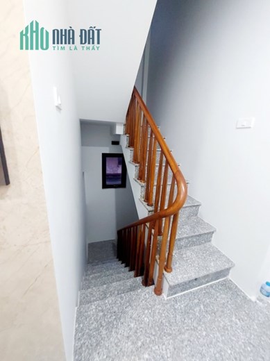 Bán nhà Nguyễn Phúc Lai nở hậu, 33m2 4 tầng, ngõ thông rộng, 2 mặt ngõ, gần hồ Hoàng Cầu, lh