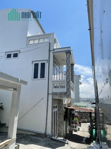 Chính Chủ Cần Bán Nhà View Biển Vị Trí Đẹp Tại Mũi Né