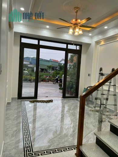Bán nhà độc Lập 4 tầng 40 M Giá 4 tỷ 3 tái định cư Hải An