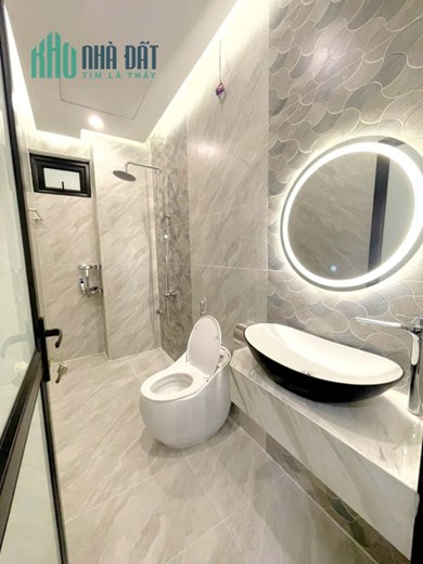 Bán Nhà Trần Quang Diệu, Nhà Mới, Thang Máy, View Vườn Hoa, Ô Tô, dt 60m2*6T, chỉ 16,5 Tỷ