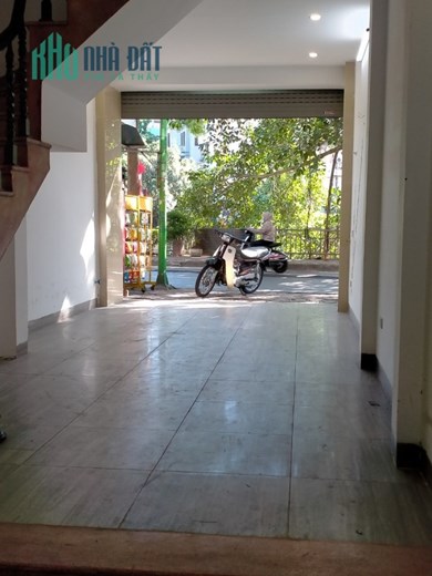 Cho thuê nhà NGUYÊN CĂN ở mặt phố Trần Đại Nghĩa 45m, 5 tầng. 24tr/tháng
