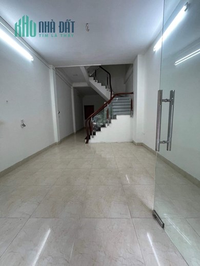 Huỳnh Thúc Kháng Đống Đa gara ô tô tránh kinh doanh 98mx5T, mt 6m chỉ 15.4 tỷ Lh 0858751186