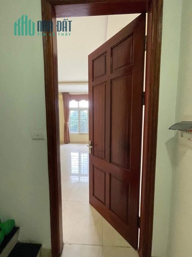 Huỳnh Thúc Kháng Đống Đa gara ô tô tránh kinh doanh 98mx5T, mt 6m chỉ 15.4 tỷ Lh 0858751186