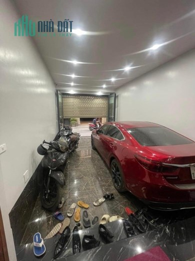 Mặt phố Giáp Bát 6 tầng thang máy gara ô tô vào nhà ngõ thông KD đỉnh tặng hết nội thất