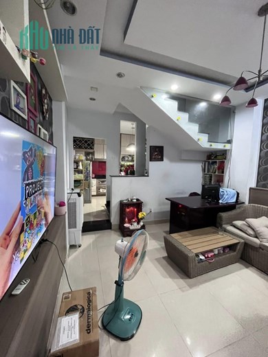 Nhà 54m2, 3 tầng, Hòa Hưng, Quận 10, gần CLB Lan Anh