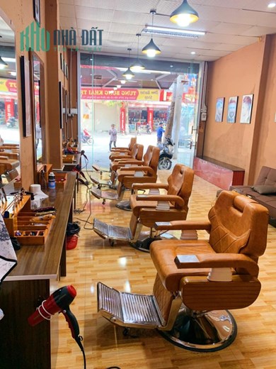 Vì lí do công việc sắp phải đi nên chủ quá cần sang nhượng toàn bộ quán cắt tóc barber nam tâm huyết