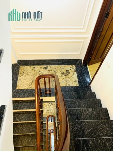 Siêu phẩm  Ngọc Trì,Long Biên 5 tầng ,gara ,ngõ oto tránh ,full nội thất giá nhỉnh 6 tỷ