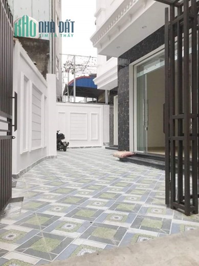 Bán nhà xây mới ngõ 229 Miếu Hai Xã, 52m 4 tầng GIÁ 3.15 tỉ sân cực rộng