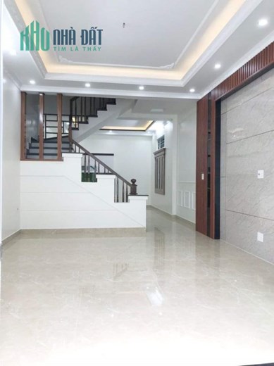 Bán nhà xây mới ngõ 229 Miếu Hai Xã, 52m 4 tầng GIÁ 3.15 tỉ sân cực rộng