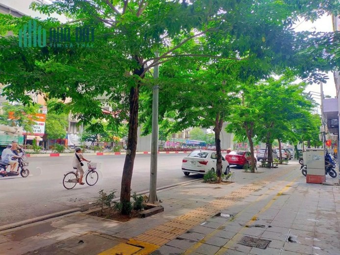 SIÊU PHẨM MẶT PHỐ NGUYỄN CHÍ THANH 42M2, 5T, VỈA HÈ RỘNG, 1 MẶT PHỐ,1 MẶTNGÕ KD, 14,8TỶ.
