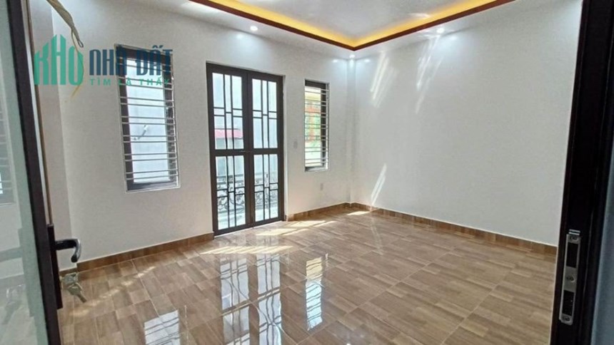 Bán nhà diện tích 57m 4 tầng mới tinh độc lập ngõ nông GIÁ 3.5 tỉ đi bộ ra AEON