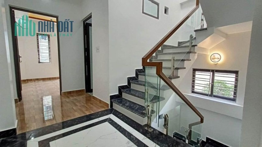 Bán nhà diện tích 57m 4 tầng mới tinh độc lập ngõ nông GIÁ 3.5 tỉ đi bộ ra AEON