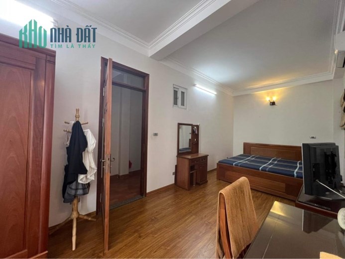 Gấp cần bán nhà Nguyễn Chí Thanh, Đống Đa 56m2 x 5 tầng, kinh doanh, ô tô tránh, nội thất đẹp, giá