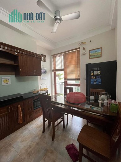 Gấp cần bán nhà Nguyễn Chí Thanh, Đống Đa 56m2 x 5 tầng, kinh doanh, ô tô tránh, nội thất đẹp, giá