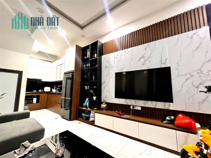 BÁN NHÀ XUÂN ĐỈNH  OTO 10 ra phố , gần chợ trường học 42M 5TẦNG 5.5 TỶ