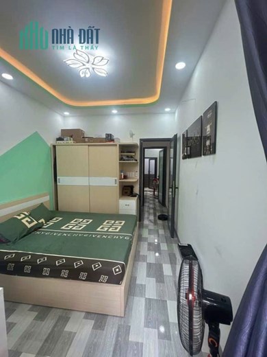 NHÀ ĐẸP LONG LANH FULL NỘI THẤT 2 TẦNG HXH ĐỔ CỬA