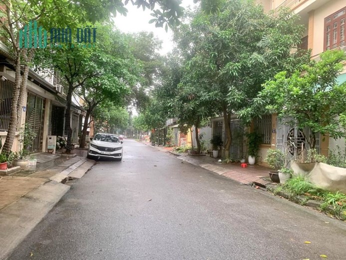 SIÊU PHẨM PHÂN LÔ PHỐ TRUNG YÊN 100M2, 5T, MẶT TIỀN 5M, VỈA HÈ,Ô TÔ TRÁNH, KD, 17,2 TỶ.
