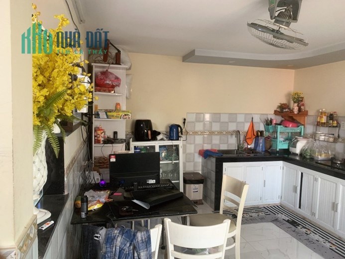 Ngộp Nặng Bán Gấp Mặt Tiền Kinh Doanh Gần Hoàng Diệu 2, Linh Chiểu, Thủ Đức, 99m2, 4T Đúc, Rẻ Bao