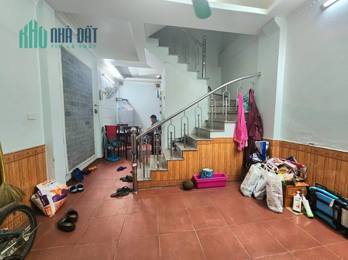 TẦM TIỀN HIẾM - TRUNG TÂM CẦU GIẤY - TIỆN ÍCH NGẬP TRÀN – GẦN PHỐ, GẦN ĐH THỦ ĐÔ – 5T, MT 4m, 3.9 TỶ