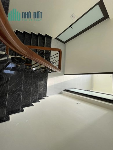 Bán căn nhà 77m2 phố Hoàng Hoa Thám, Tây Hồ Lô góc 15 phòng ngủ Dòng tiền >10% 10.5 Tỷ