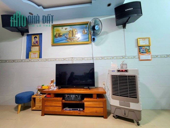 Nhà Phan Đăng Lưu, 40m ra MT, 68m2, 2 tầng, 2.x tỷ