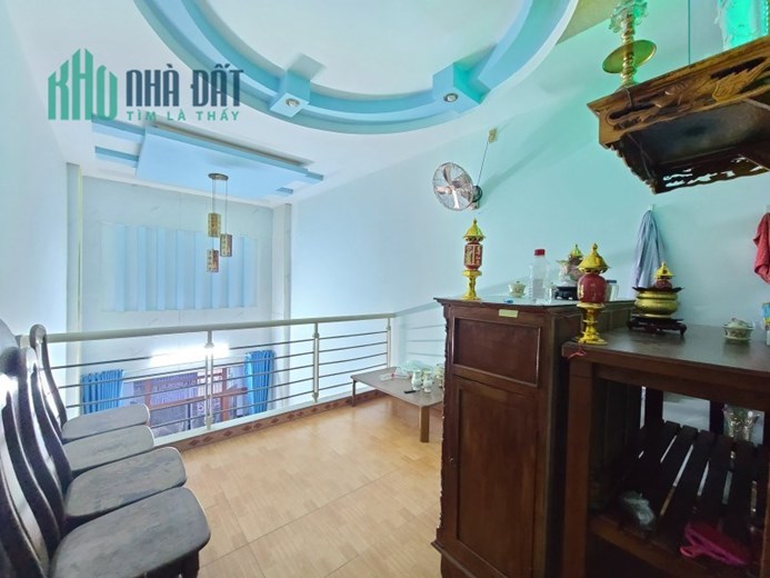 Nhà Phan Đăng Lưu, 40m ra MT, 68m2, 2 tầng, 2.x tỷ