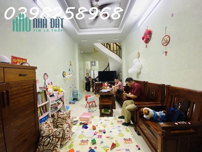 BÁN NHÀ THỊNH QUANG, 45m2x 4T, MT3.5m, Ô TÔ ĐỖ CỔNG, LÔ GÓC, KINH DOANH, CHỈ NHỈNH 5 TỶ