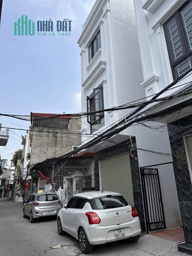 Bán nhà ngõ 250 Thiên Lôi, ô tô đỗ cửa, 43m2 xây 3,5 tầng, giá vô địch