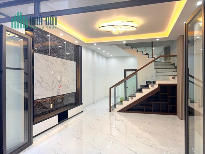 Bán nhà ngõ 250 Thiên Lôi, ô tô đỗ cửa, 43m2 xây 3,5 tầng, giá vô địch
