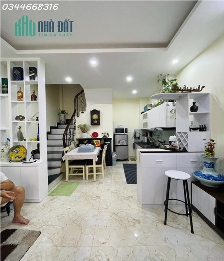 Bán nhà 5 tầng Ngọc Thụy, ô tô vào nhà, 35m2 giá 4.5 tỷ