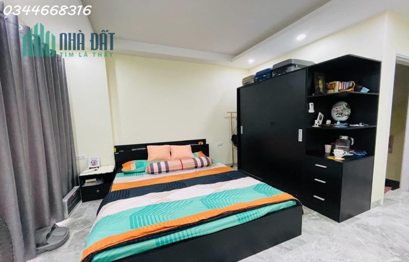 Bán nhà 5 tầng Ngọc Thụy, ô tô vào nhà, 35m2 giá 4.5 tỷ