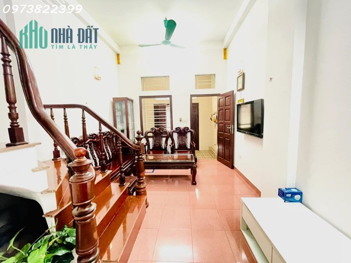Bán nhà Nguyễn Chí Thanh, ô tô đỗ, 3 thoáng, Dt 45m, 3t, nhỉnh 5 tỷ.