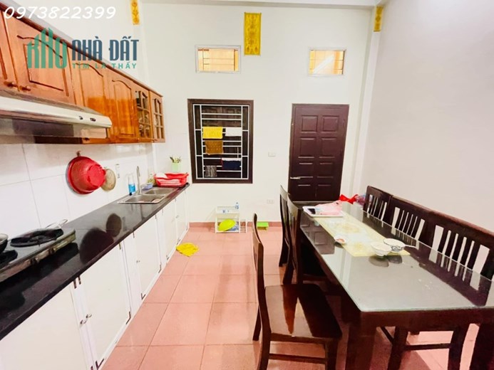 Bán nhà Nguyễn Chí Thanh, ô tô đỗ, 3 thoáng, Dt 45m, 3t, nhỉnh 5 tỷ.