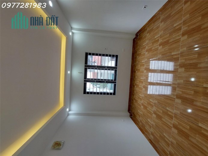 Chỉ 2.4 tỷ có ngay nhà mới 5 tầng Lai Xá, Hoài Đức
