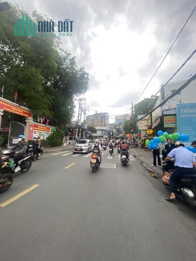 Bán nhà MT Nguyễn Văn Nghi, DT 4.3x18m. Sổ vuông, chủ kẹt bán gấp
