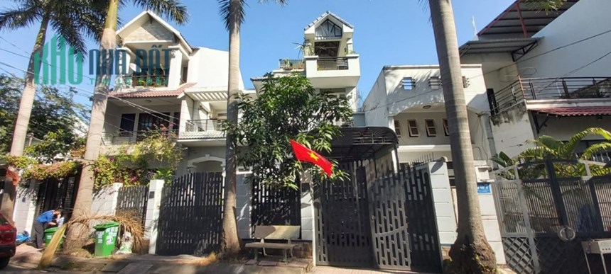 Bán nhà phố HXH - Chợ 339 Đỗ Xuân Hợp Q9, 130m2, SHR, 9.3 tỷ. Lh:0903042937.