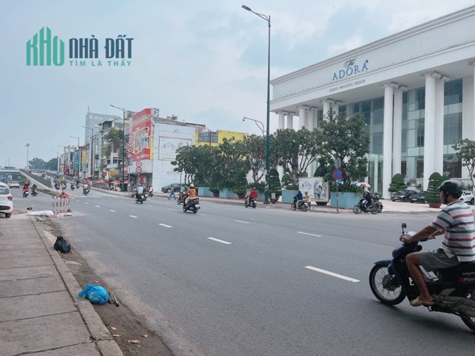 Bán nhà MT Nguyễn Kiệm 1 đời chủ. DT 5.3x13.5m, đối diện ADORA