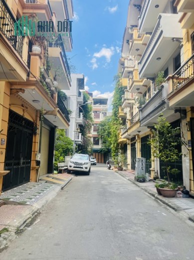 Cho thuê nhà Khu vực đô thị mới Định Công, DT 50m2/tầng, mặt tiền 5m, Hoàng Mai, Hà Nội