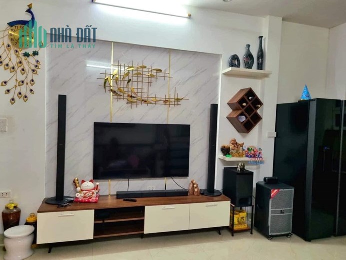 Nhà 5T đẹp lung linh Phương Canh, Xuân Phương, LEXUS đỗ cổng, ngõ thông thoáng, giá 3.3 tỷ